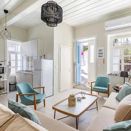 Apartment Helios Lovely - Cozy Town Retreat