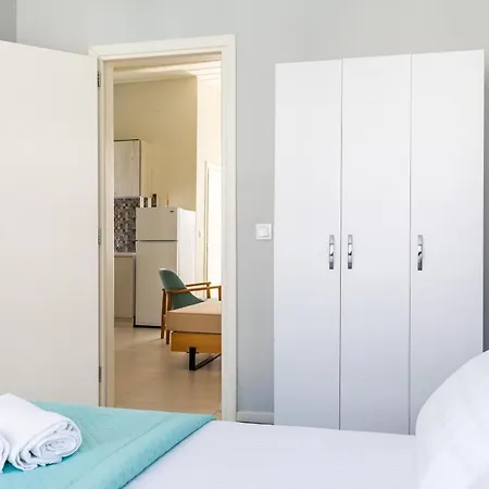 Helios Lovely - Cozy Town Retreat