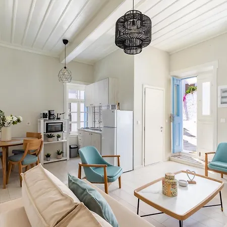 Apartment Helios Lovely - Cozy Town Retreat